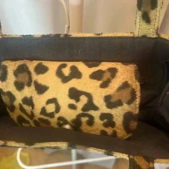 Mondani Handbag Leopard Print - Picture 10 of 10